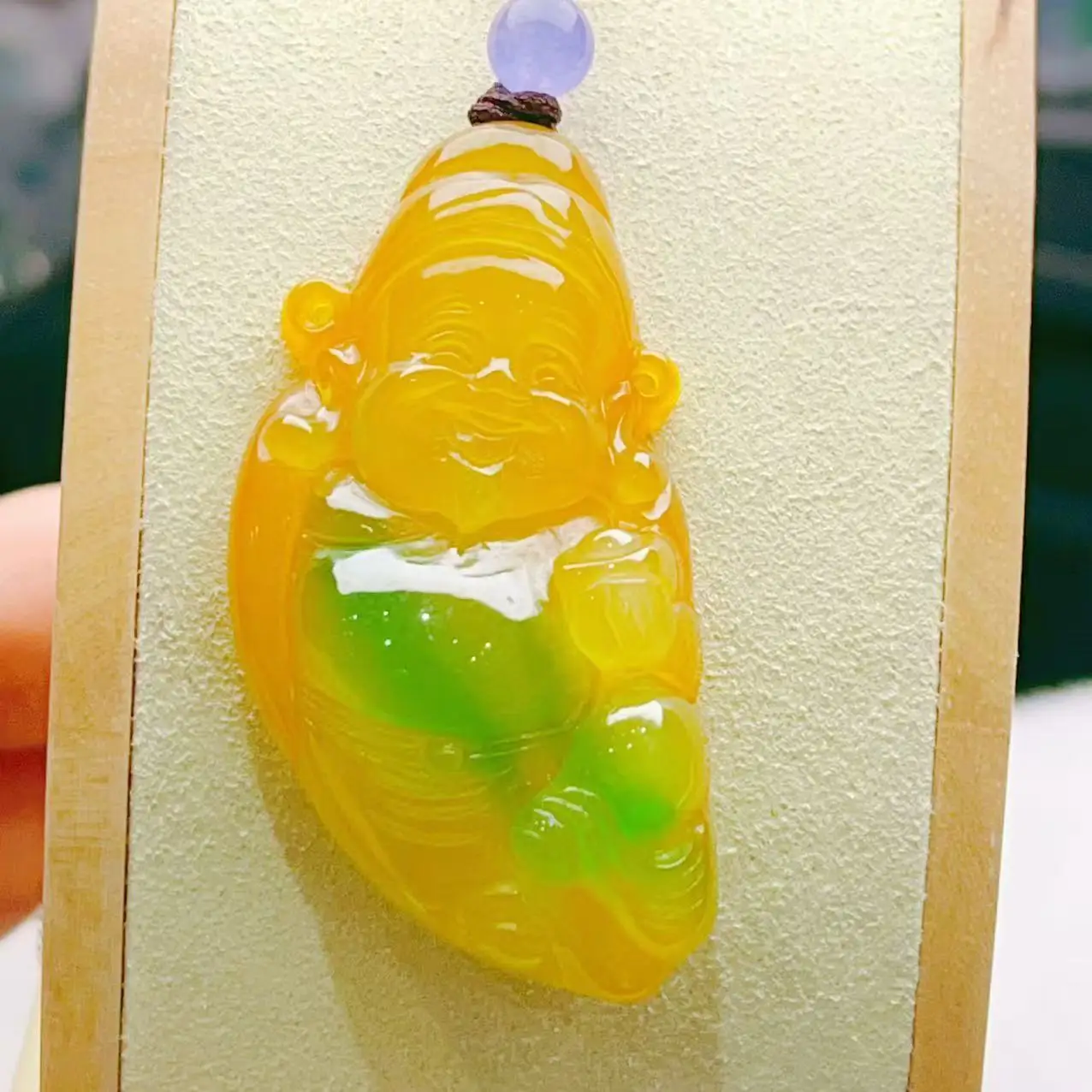 

Jade glutinous seed Huang Jade floating green God of Wealth ice transparent moisturizing retro