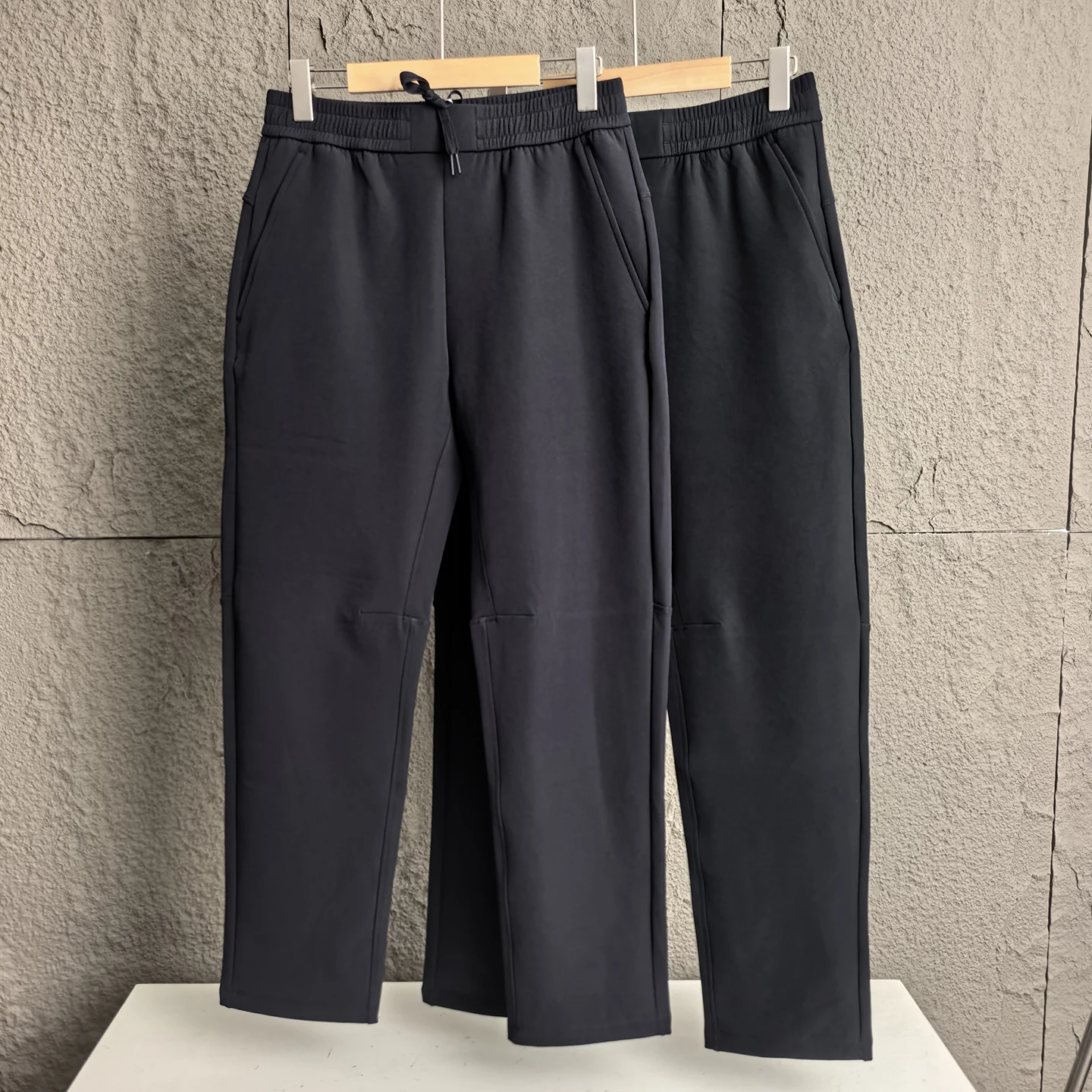 

Мужские уличные осенне-зимние ветрозащитные теплые брюки на подкладке с эластичной резинкой на талии, спортивные повседневные брюки с эластичной резинкой на талии