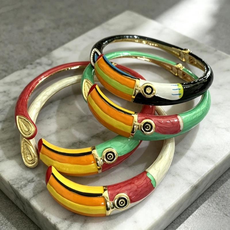 Bold Colorful Toucan Parrot Statement Necklace Collar Tropical Bird Pendant For Boho Festival Creative Outfit Styling Jewelry