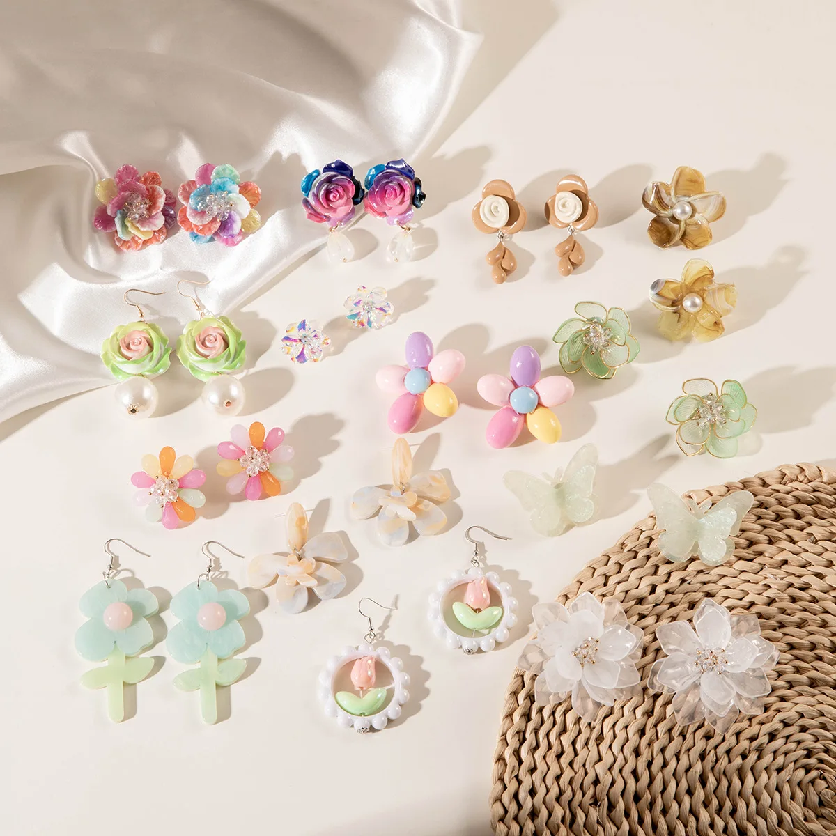 

Fashion Flower Earrings Gold Alloy Sweet Design Earrings Women Jewelry