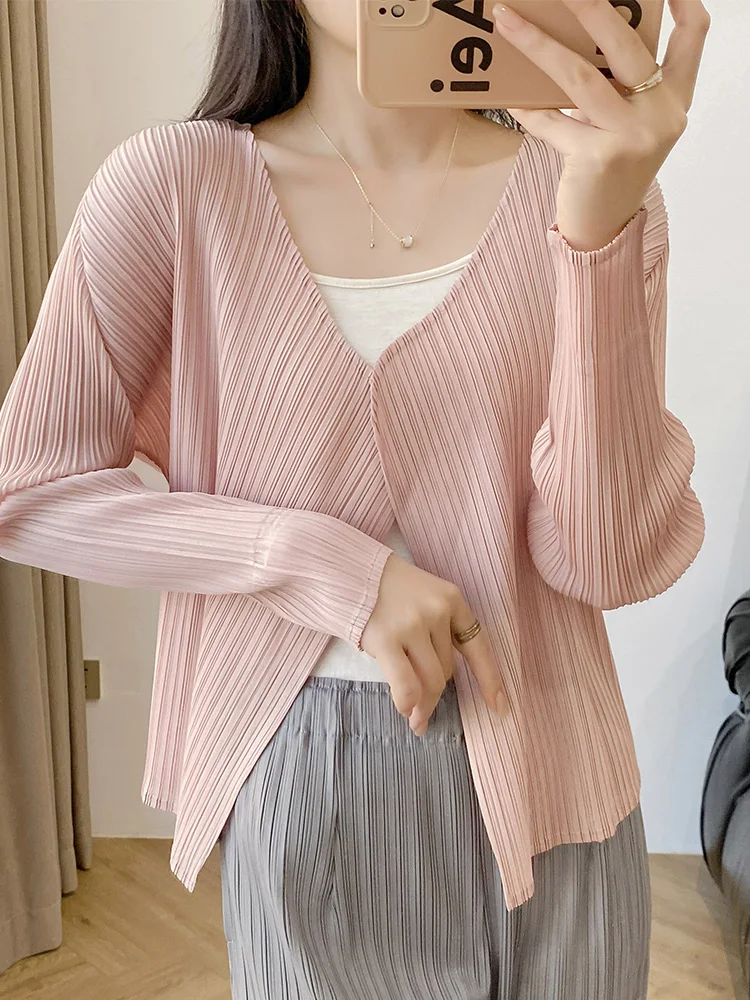 Loose Large Size Women's Long Sleeve Jacket Autumn New Style Three Houses Wind Pleated Cardigan Elegant Versatile Top