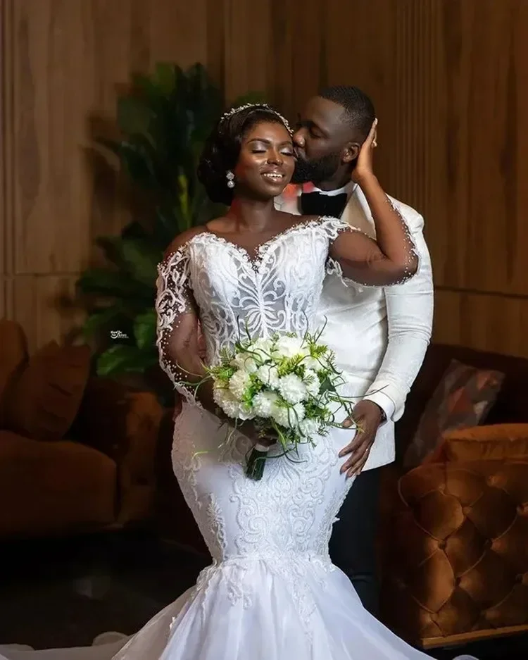 

Customized Scoop Neck See Through Beads Appliques Wedding Dress Vestido De Noiva Full Sleeve African Country Bridal Gown