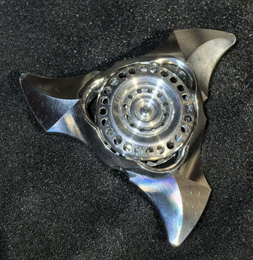 

Used EDC WanderZ Crazy Dart fidget spinner metal decompression toy