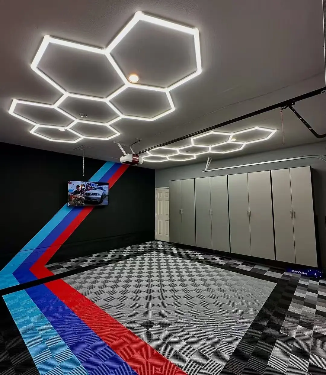 Hot Sale PP 400mm DIY Friendly Interlocking Plastic Floor Tiles Pvc Vinyl Flooring High Duty Plastic Car Garage Floor Tiles
