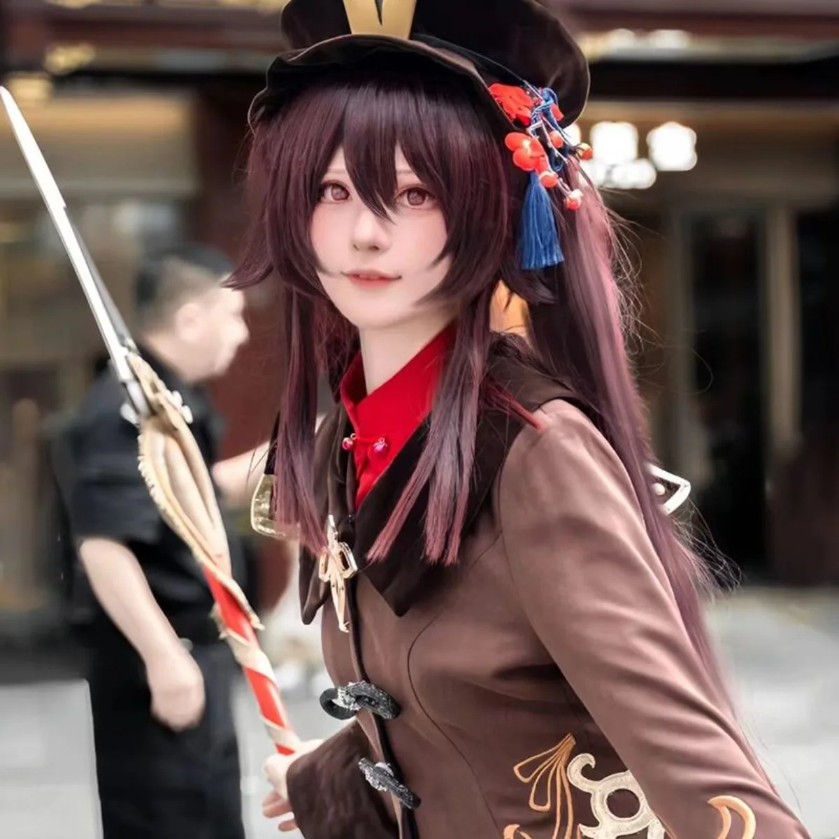 Peluca de cosplay Hu Tao de Genshin Impact con dos colas y degradado rojo-marrón, peluca completa liviana