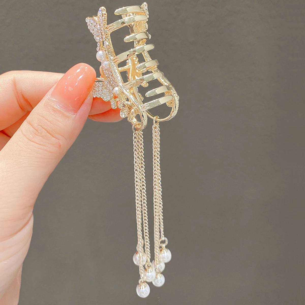 

2pcs Tassel Butterflies Hair Claw Clips Durable Premium Material Women Fashion Styling Accessories Dangle Claw Clamps For Party