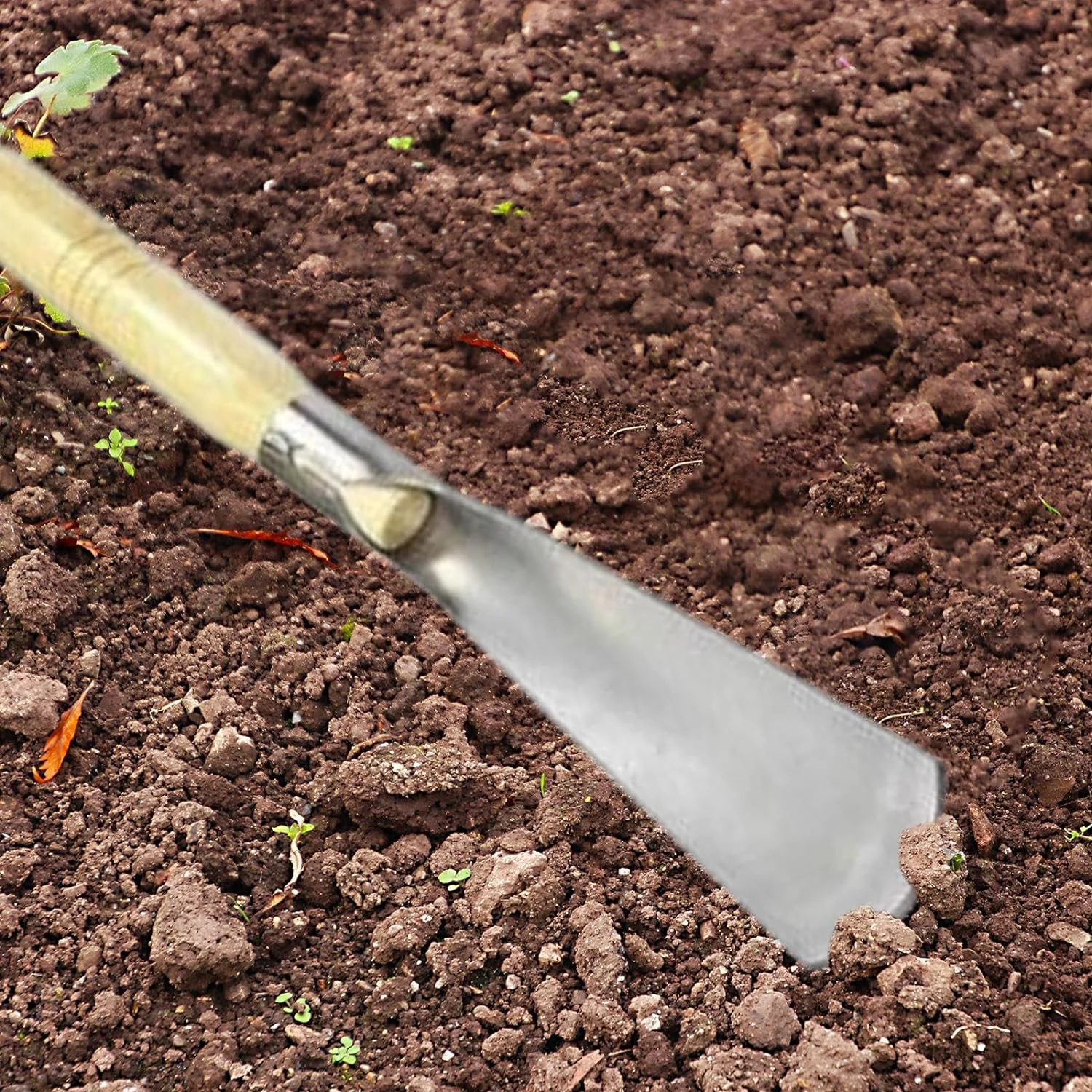 Mejora tu experiencia de jardinería con este juego de herramientas de alta calidad, fiable y eficiente que elevará tu espacio al aire libre.