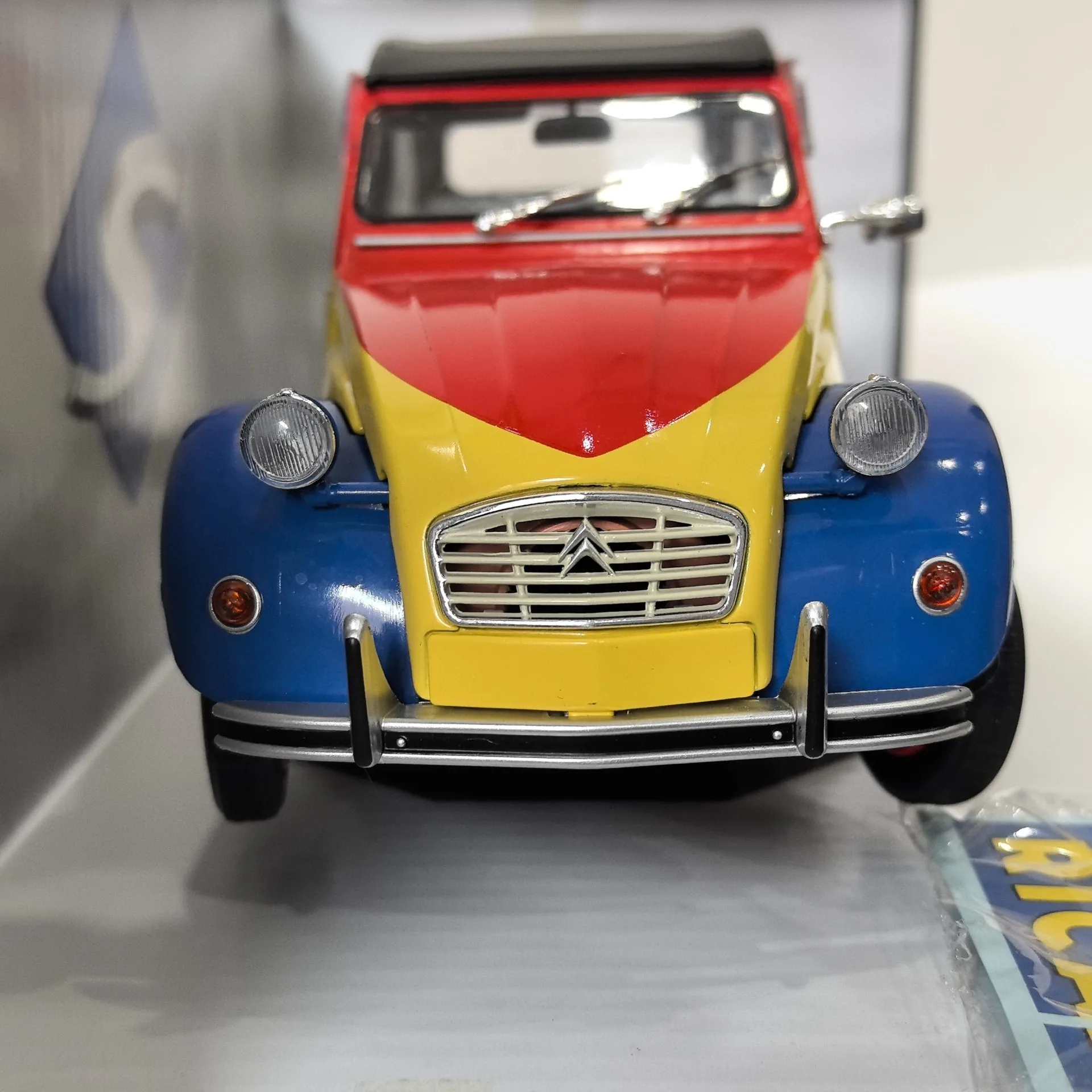 Modèle de voiture en alliage moulé sous pression, échelle 1:18, CITROEN 2CV6 1985, jouet de collection, cadeau, affichage Souvenir, ornement