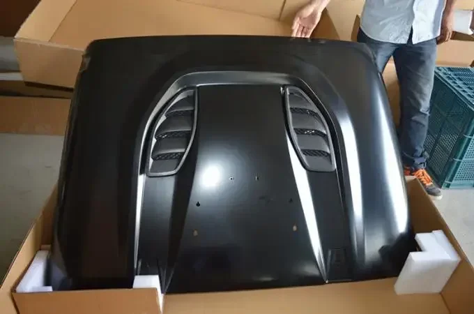 Wrangler JK 2007+ 10th Anniversary Hood Replacement Hood Heat Dispersion