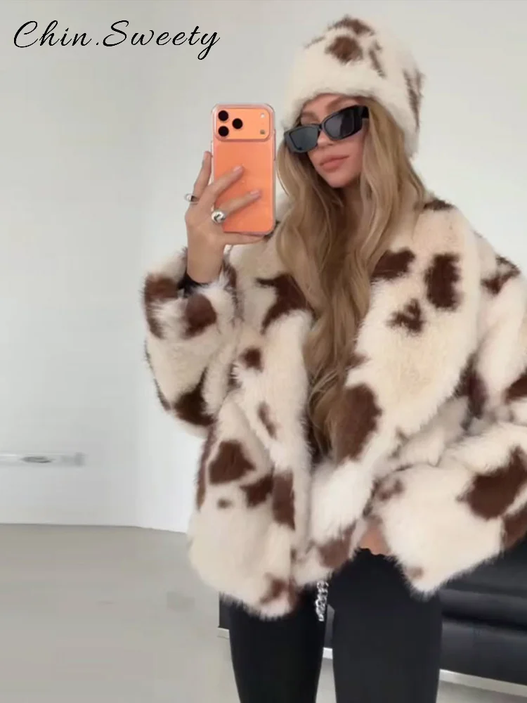معاطف نسائية أنيقة مطبوعة من الفرو الصناعي سترة فضفاضة بأكمام طويلة وجيوب سترة سميكة لخريف وشتاء 2025 ملابس خارجية فاخرة دافئة للسيدات