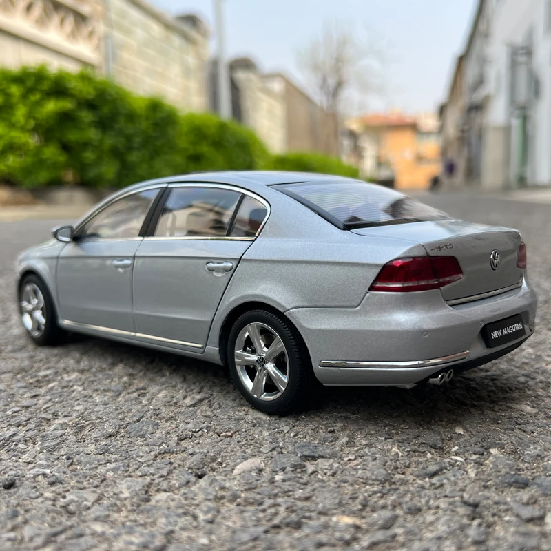 1:18 origineel schaalmodel, Volkswagen VW Magotan 2011 B7L, Europa Passat B7, gegoten model voor verzameling en display