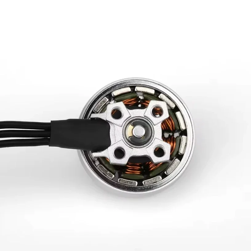4 Uds FlyFishRC Flash 1404 4500KV Motor sin escobillas 2 ~ 4S eje de 2mm para RC Dron de carreras con visión en primera persona Quadcopter