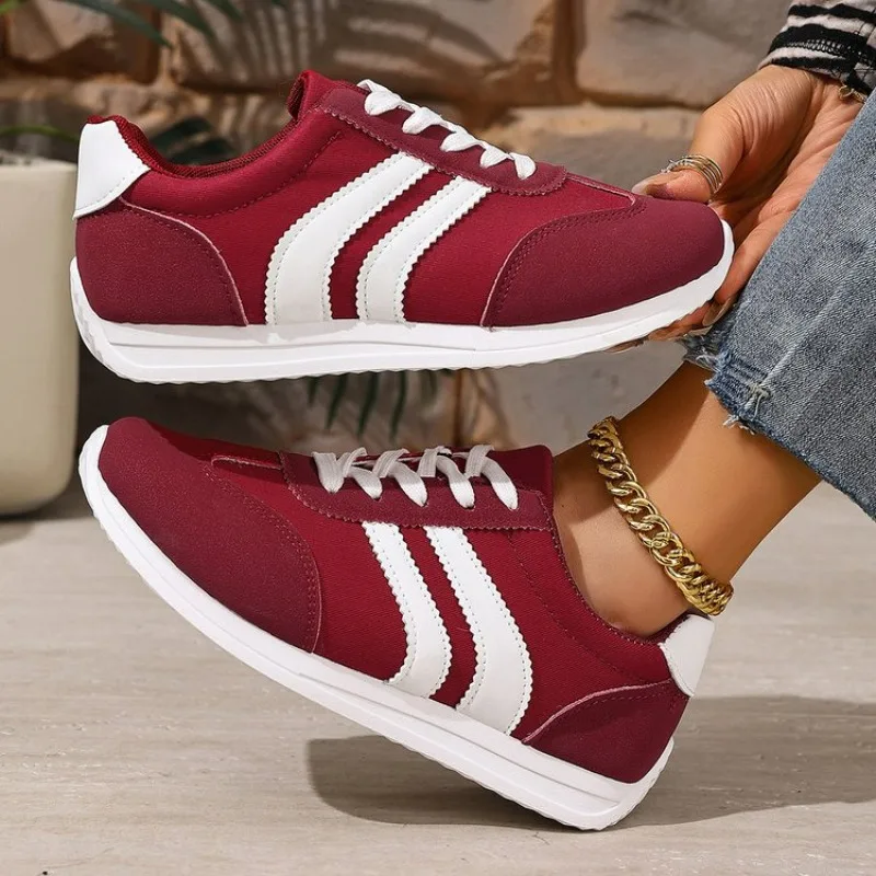 Leichte, bequeme Damen-Schnürschuhe in Weiß, Sneaker für den Alltag, Outdoor-Mode, passend zu allem, weiße Schuhe – Detail 1
