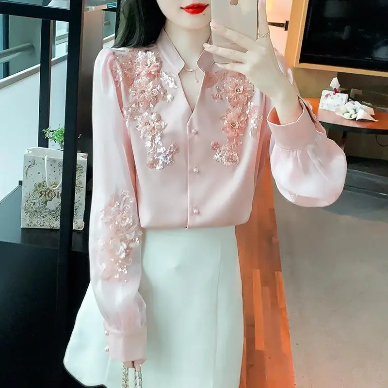 Women\'s Spring Autumn New Fashion Solid Color V-neck Embroidered Beaded Korean Edition Temperament Long Sleeved Chiffon Shirt