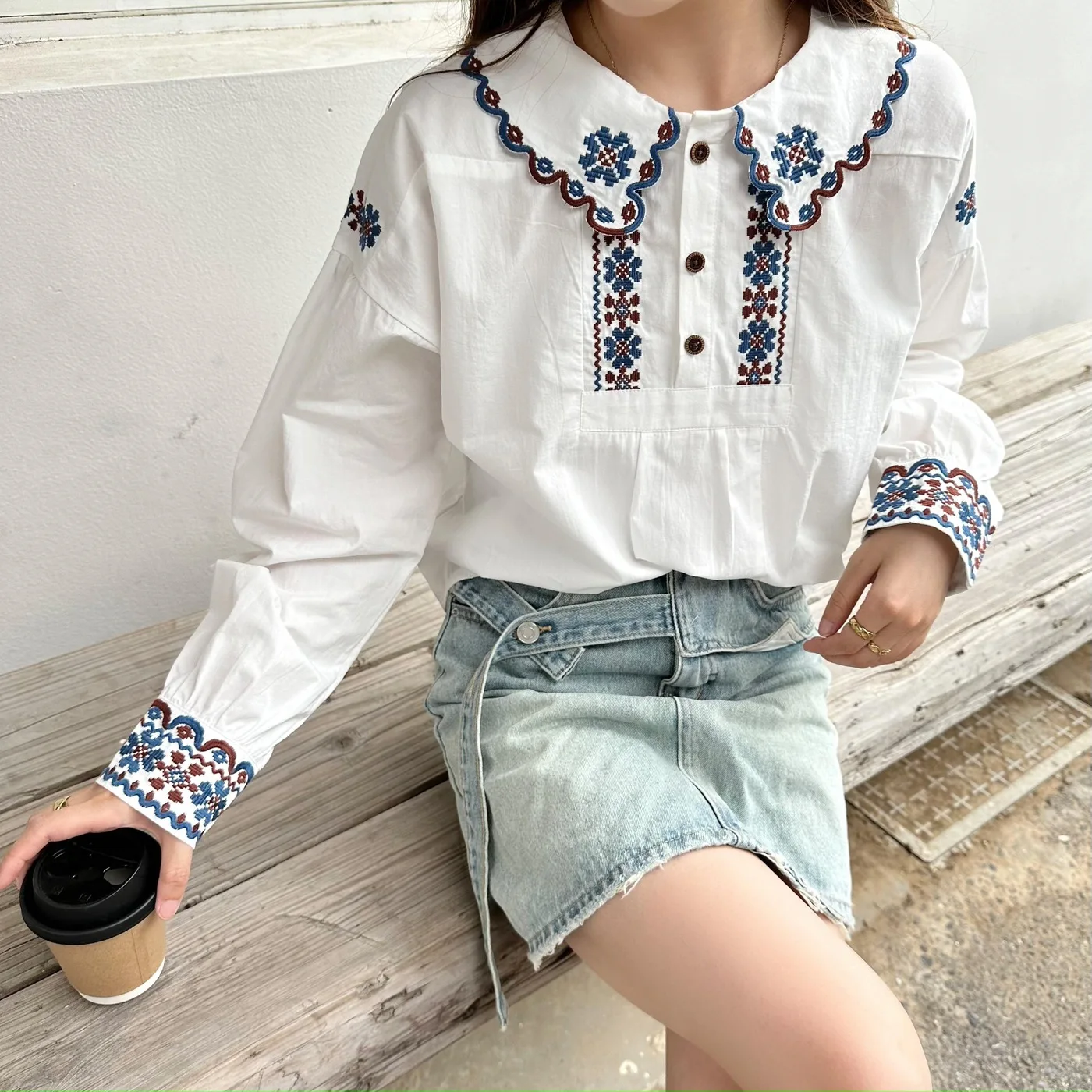 New Autumn Cotton Embroidery Shirt Women Lapel Collar Literature Tops Girl Long Sleeve Loose Blouses Versatile Spring T30048QC