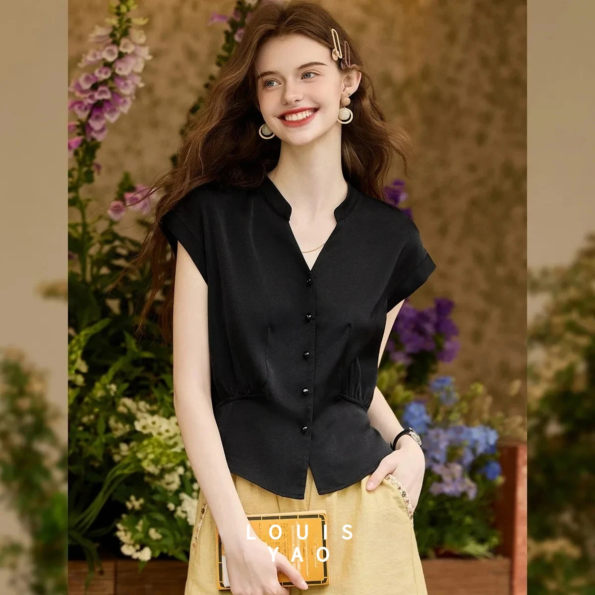 

LOUISYAO V-neck Single Breasted Women's Shirt 2025 Summer Fashion Gentle Non Elastic Solid Color Short Sleeved Blouses