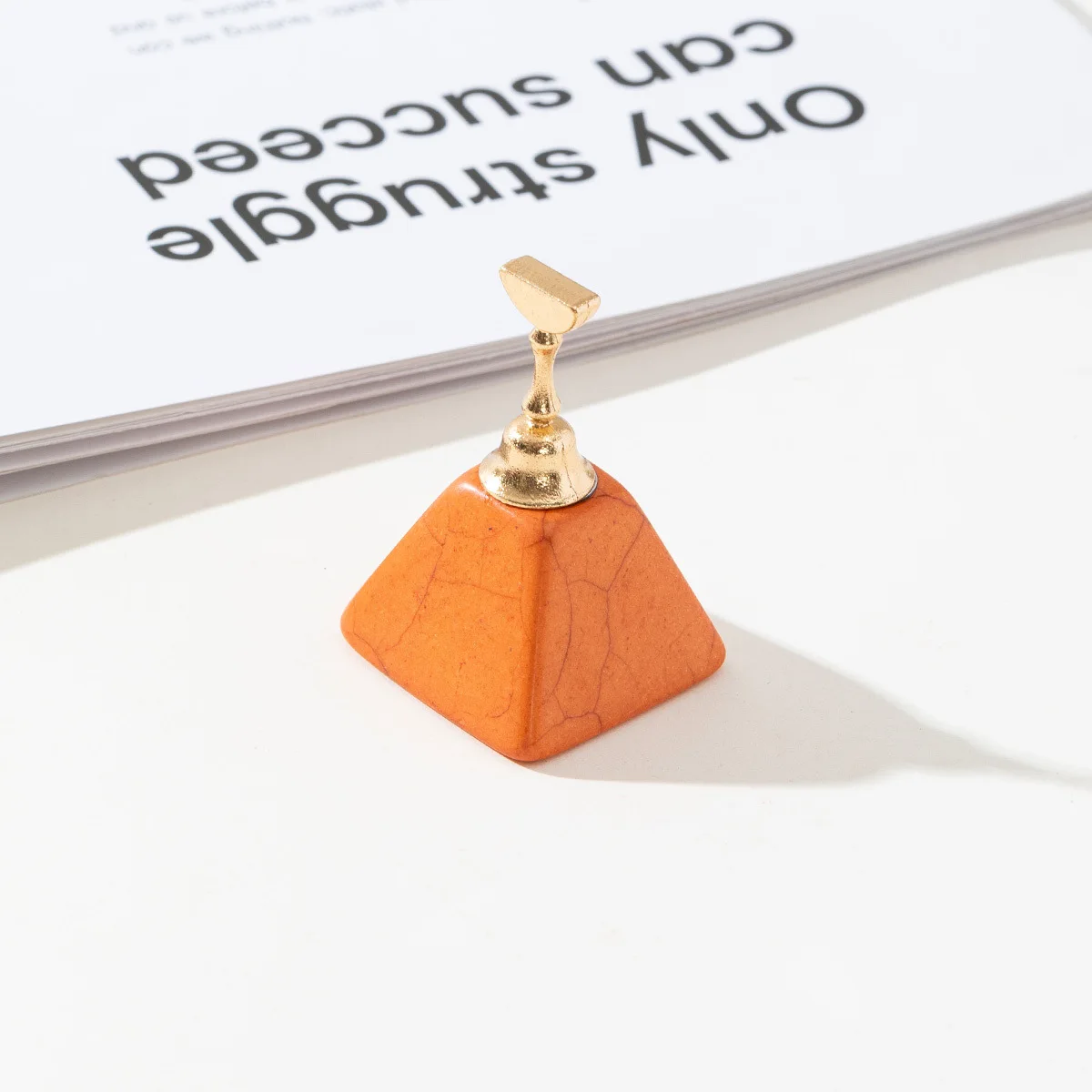 Magnetyczny stojak na tipsy turkusowa podstawa podpórka do ćwiczeń paznokci uchwyt do treningu palców do manicure DIY salon paznokci