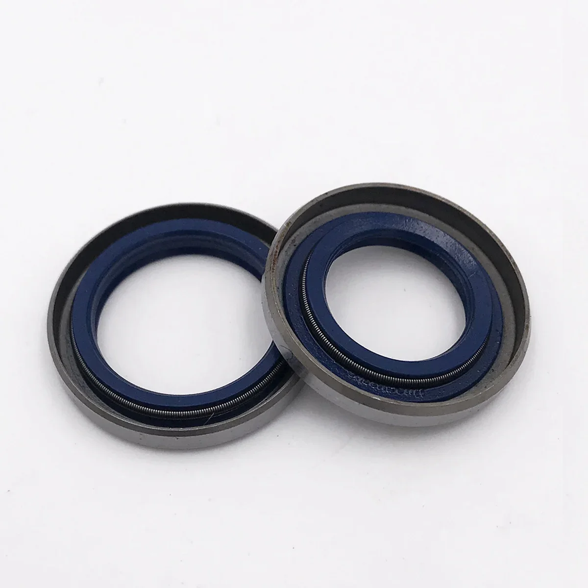 

2pcs Oil Seal For 40 365 371 357 359 51 55 257 262 254 XP Home Garden Power Tool Replacement Accessorie