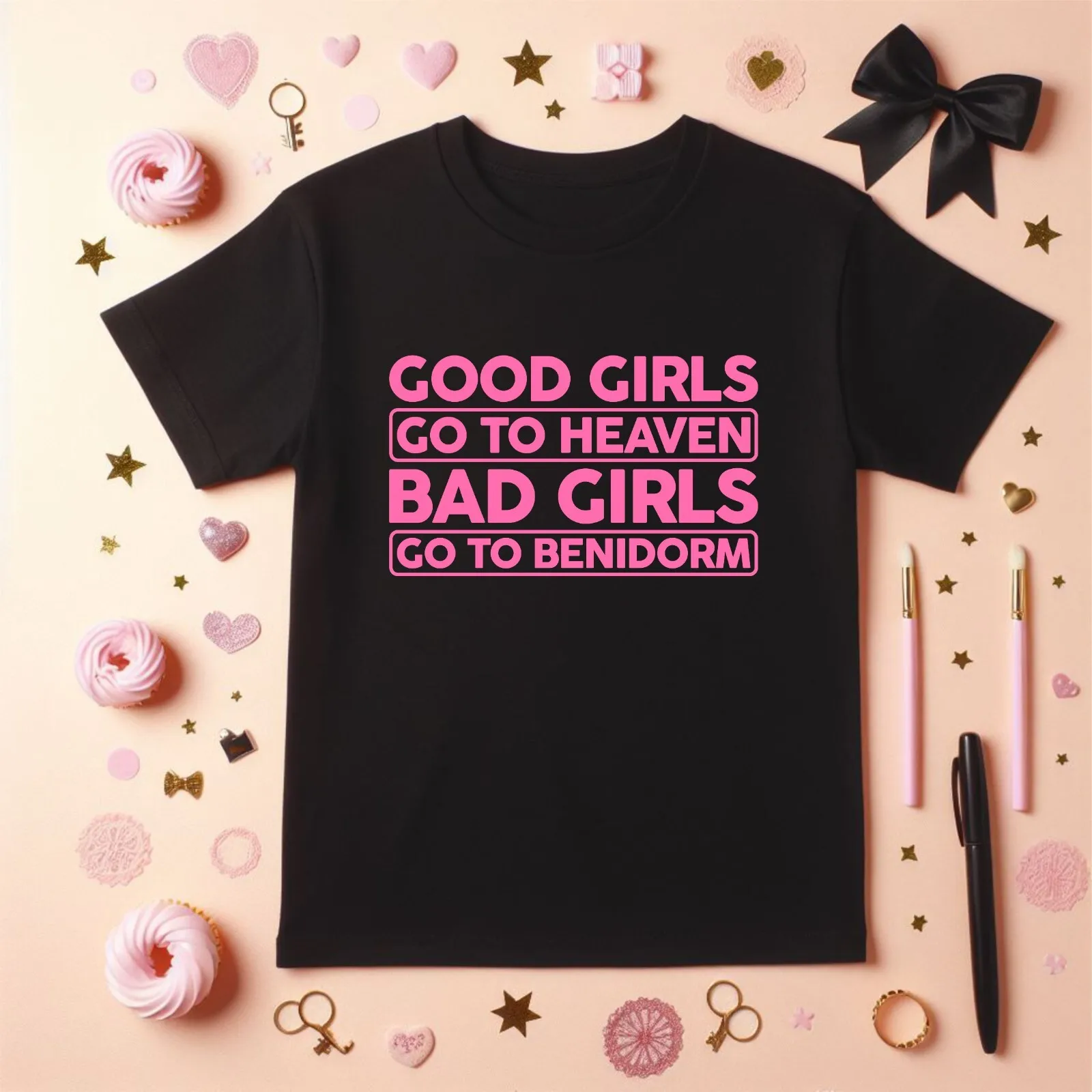 Camiseta Benidorm, las chicas buenas van al cielo Las chicas malas van a la camiseta HAT CAP EBANIE