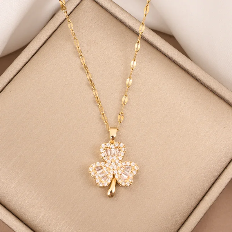 Fashionable Light Luxury Stainless Steel Lucky Petal Necklace Classic Personality Evening Wear Female Clavicle Necklace