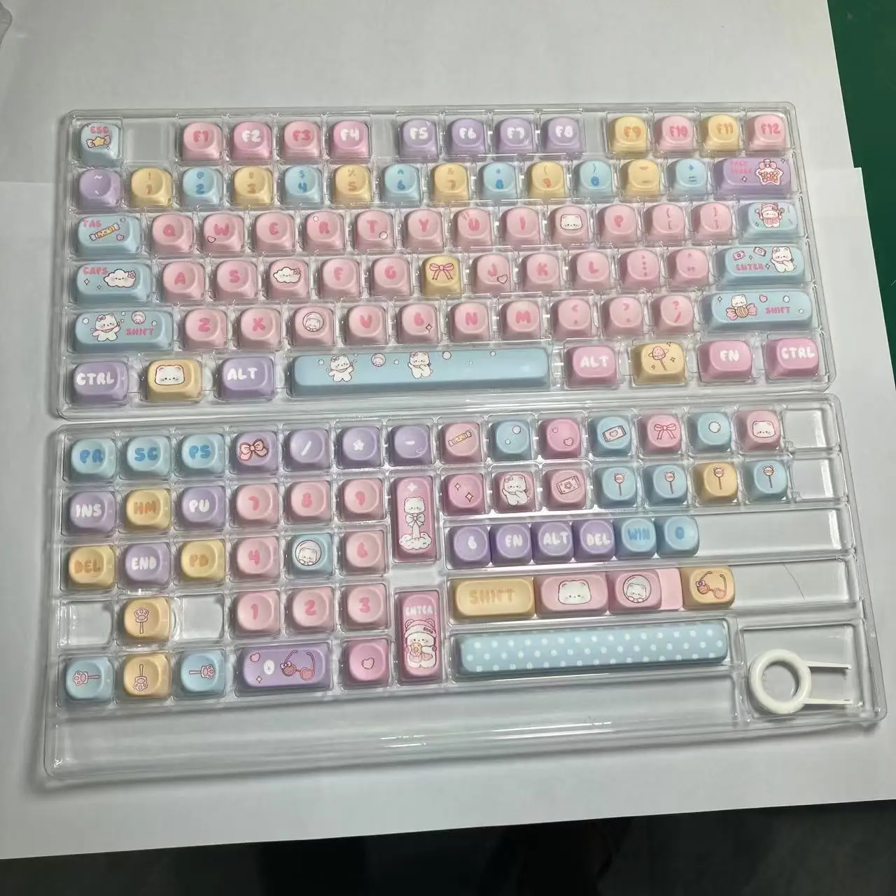 

Мультяшный конфетный медведь, розовый оригинальный тематический колпачок MOA, высота, пятисторонний PBT, термосублимационный колпачок, маленький полный набор из 131 шт.