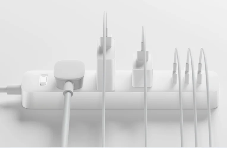 แผ่นปลั๊กไฟ2023 Xiaomi พร้อมปลั๊ก3ช่องเสียบ USB ชาร์จเร็วแผงปลั๊กไฟอเนกประสงค์250V 2500W แบบ10A
