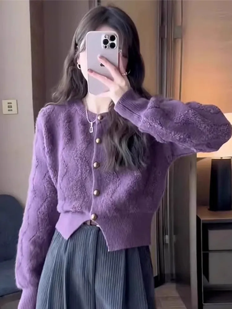 

Фиолетовый короткий вязаный свитер женский, новинка ранней весны 2025, базовый слой, внутренняя одежда, милый стиль, приталенный крой, длинный рукав, круглый вырез...