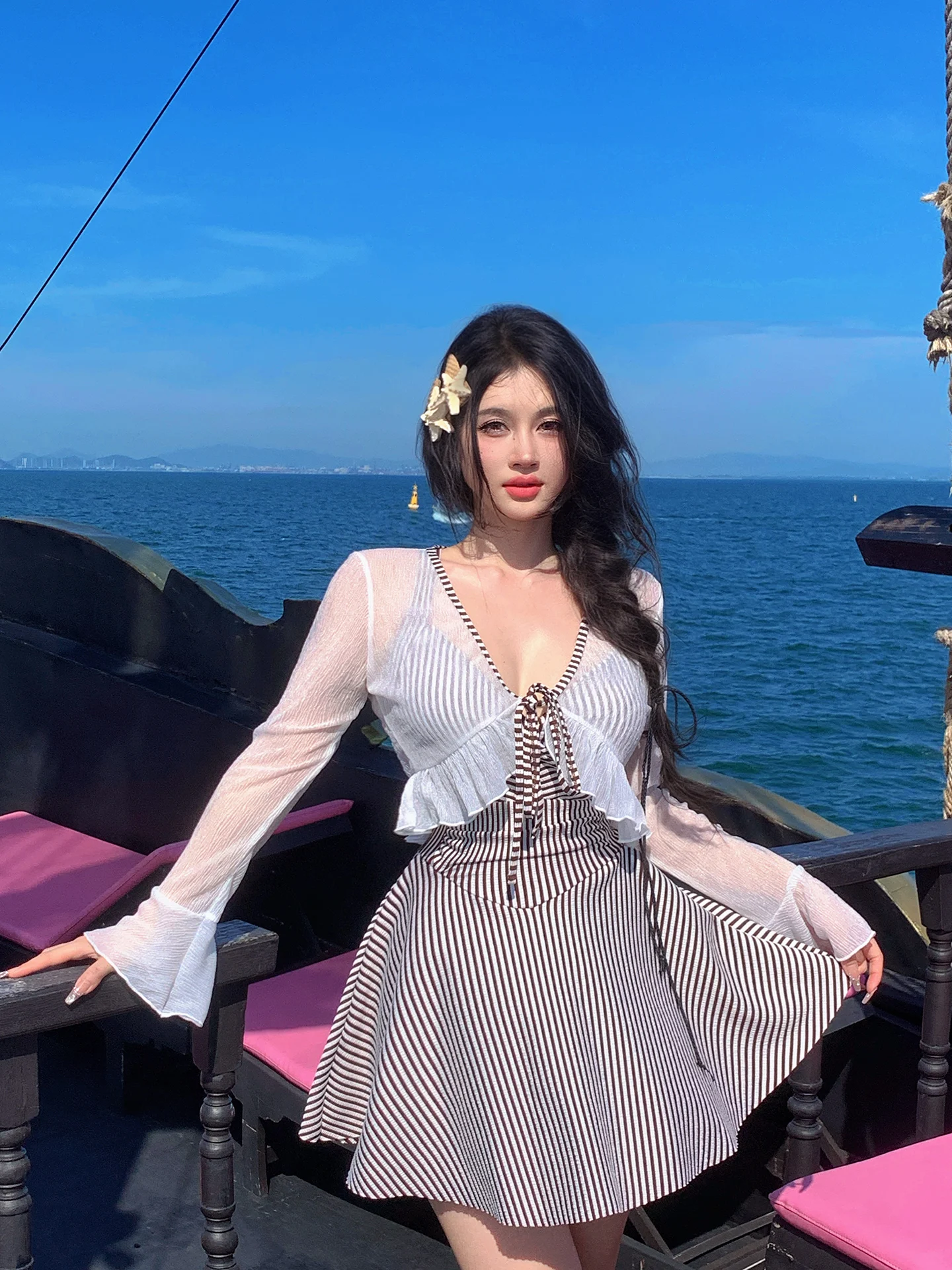 

2026 Sexy Striped One-Piece Swimsuit for Women Vaion Thermal Spring Hide Fat Look Slimming Sanya Holiday Swimwear