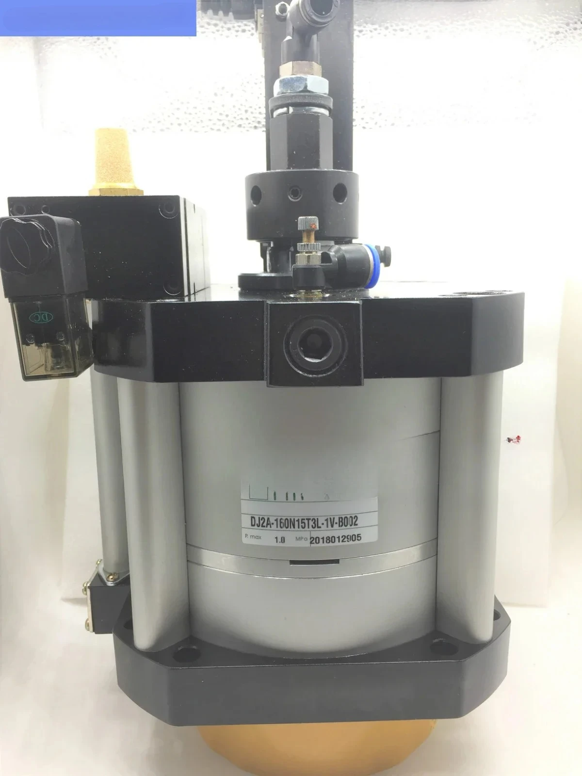 DJ2A-160N15T3L1V-B002 Punchdown Cylinder Through Hole