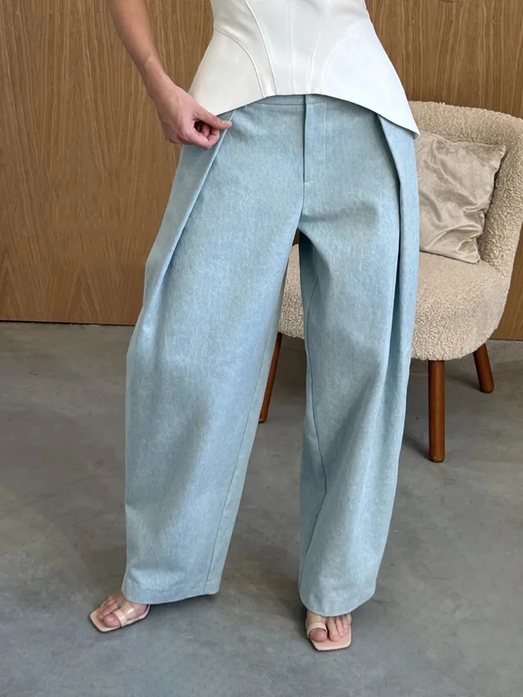 Spaghetti-Träger-Top mit Reißverschluss und Hosenanzug für Damen: Streetwear mit V-Ausschnitt, ärmellos, tailliertes Oberteil und plissierte gerade Hose – Schicke Outfits – Detail 4