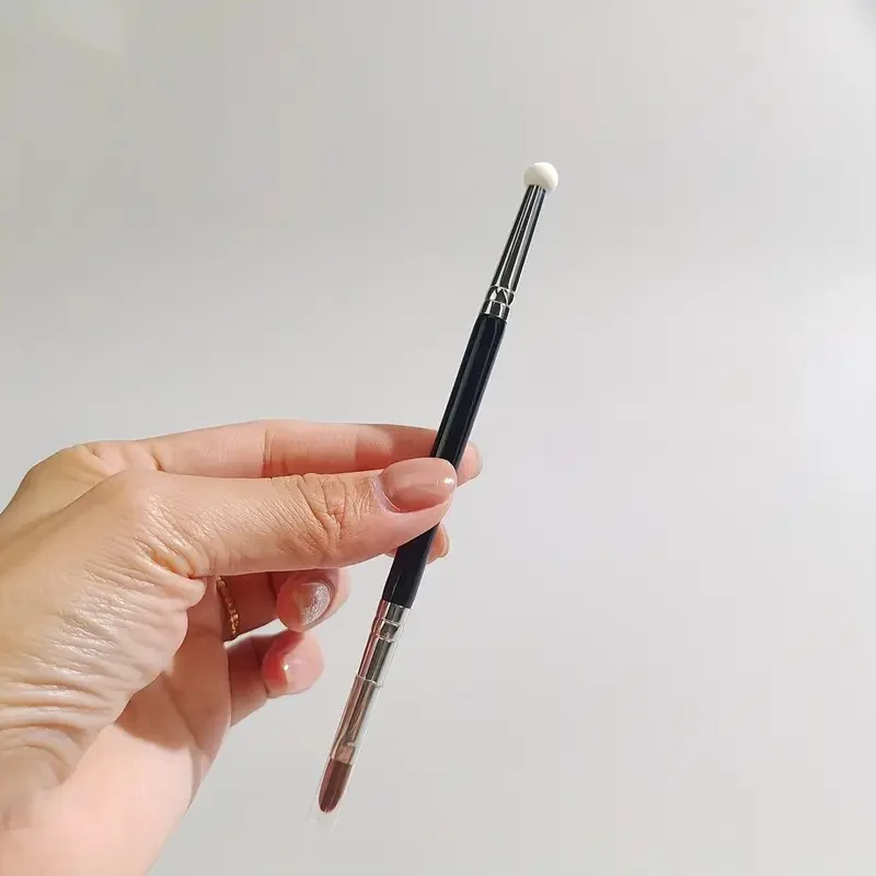 1/2/3 Stück Dual-Ended Concealer Make-up Pinsel 2-in-1 Concealer Eyeliner Pinsel Weiche synthetische Borsten und Schwammspitze Make-up Pinsel