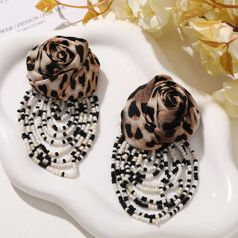 

10 шт., рисовые бусины с кисточками, леопардовый принт, тканевые наклейки с розами, нашивки для одежды, шапок, обуви, сумки, аксессуары, нашивка