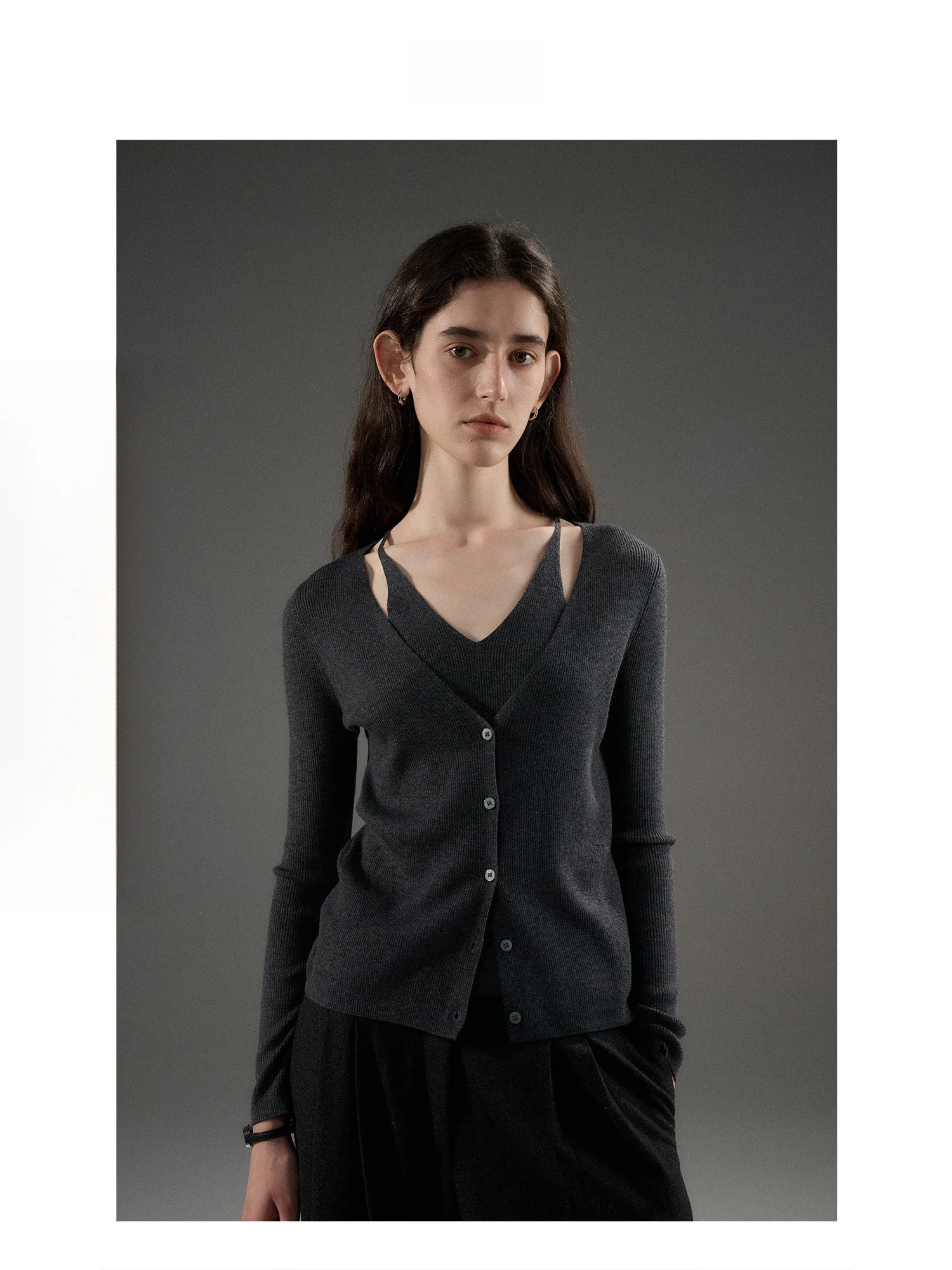 

Early Autumn Double Strand 48 Silk Wool Blend Knitted V-Ne Hanging Ne Long Sve Fake Two-Piece Knitwear for Women