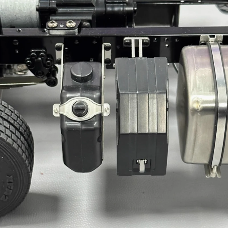 1 pz Metallo Serbatoio del Gas Contenitore di Batteria per 1/14 Tamiya RC Camion Auto Benz ACRTOS AROCS 3363 1851 Parti Fai Da Te Giocattoli