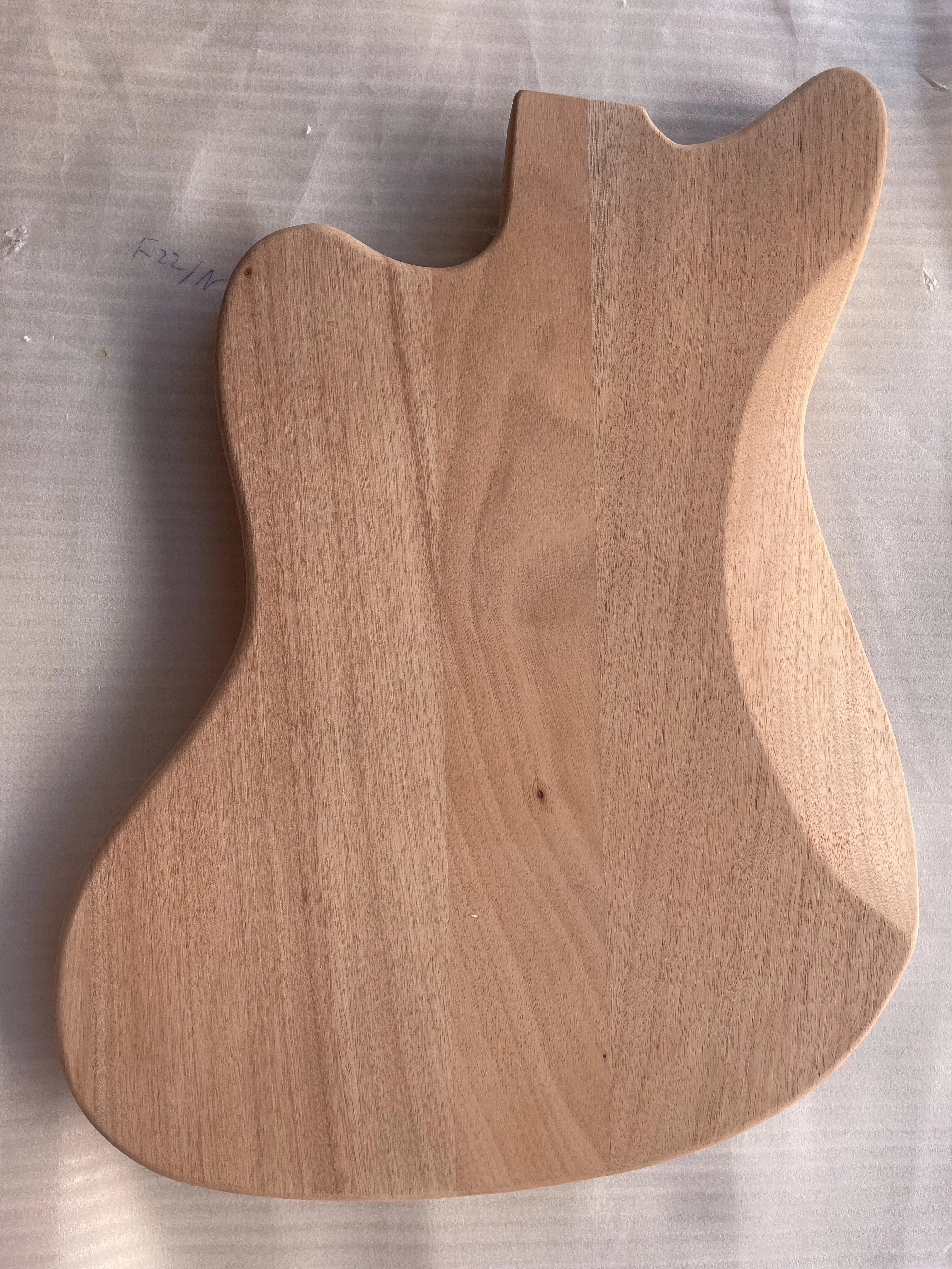 DIY Electric Guitar Unfinished Body Unfinished Jazza Style Guitarra Barrel Blank Mahogany Wood Guitar Body Replacement Parts