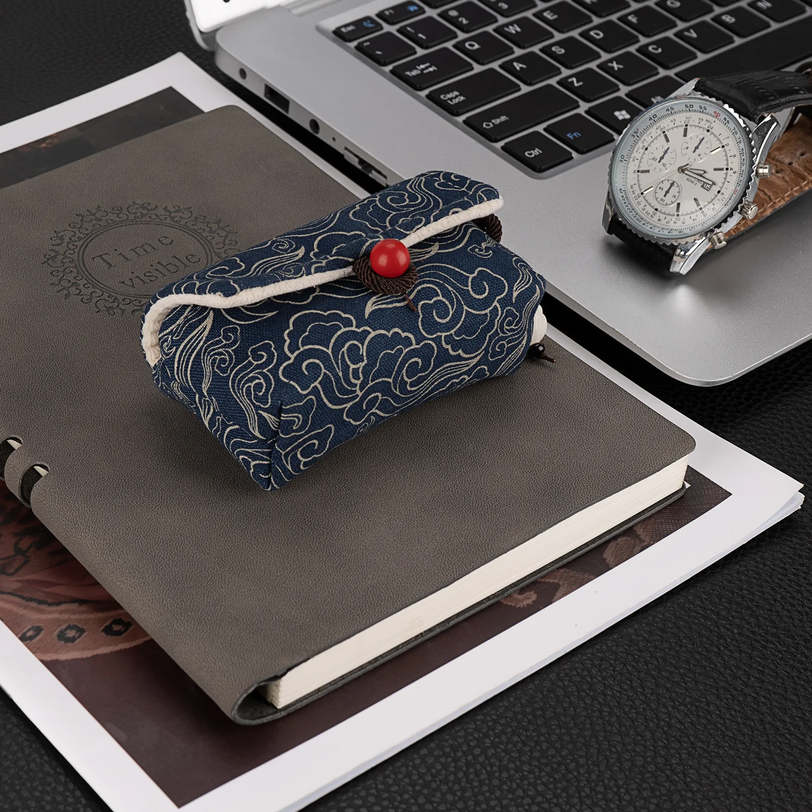 Bolsa de transporte para fones de ouvido Geekria compatível com Sennheiser Momentum Sport, Momentum True Wireless 4 Capa
