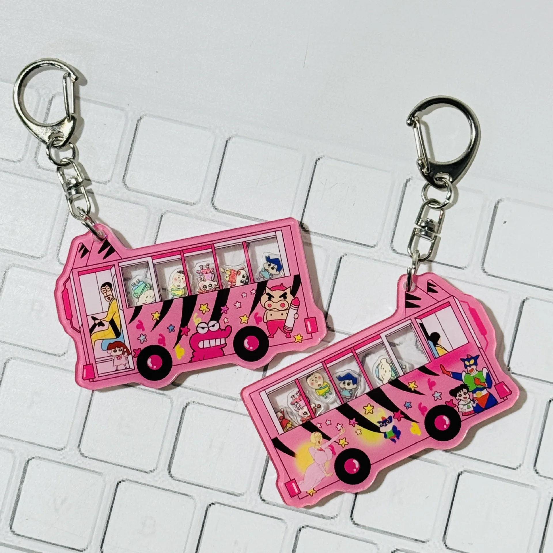 

New Crayon Shin Chan School Bus Acrylic Swinging Pendant Desktop Ornament Keychain Decoration