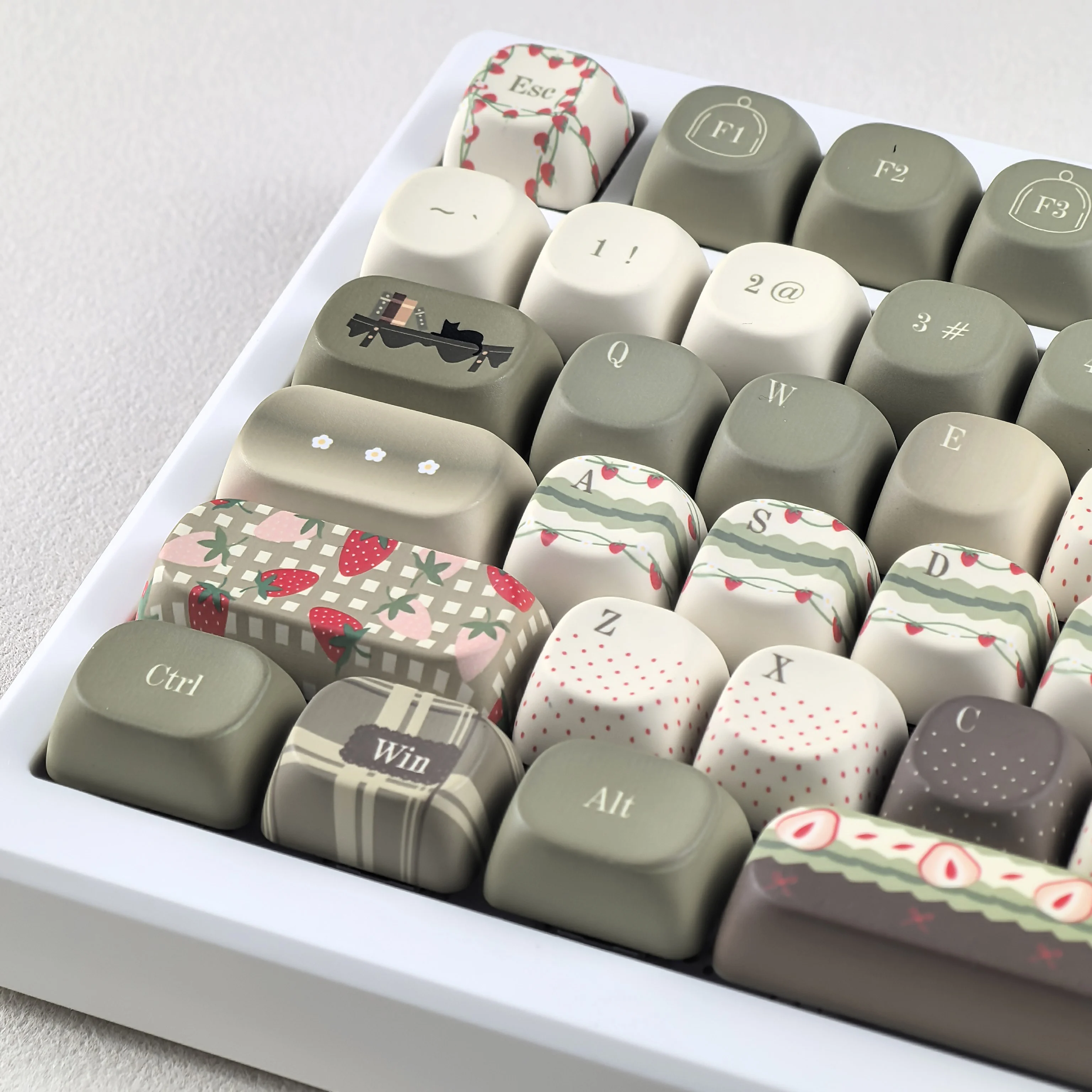 MAIMOOO Strawberry Matcha Cake Keycaps Dark Green Pbt Moa  Cherry Cute For Aula/Ajazz Custom Mechanical Keyboards Keycap