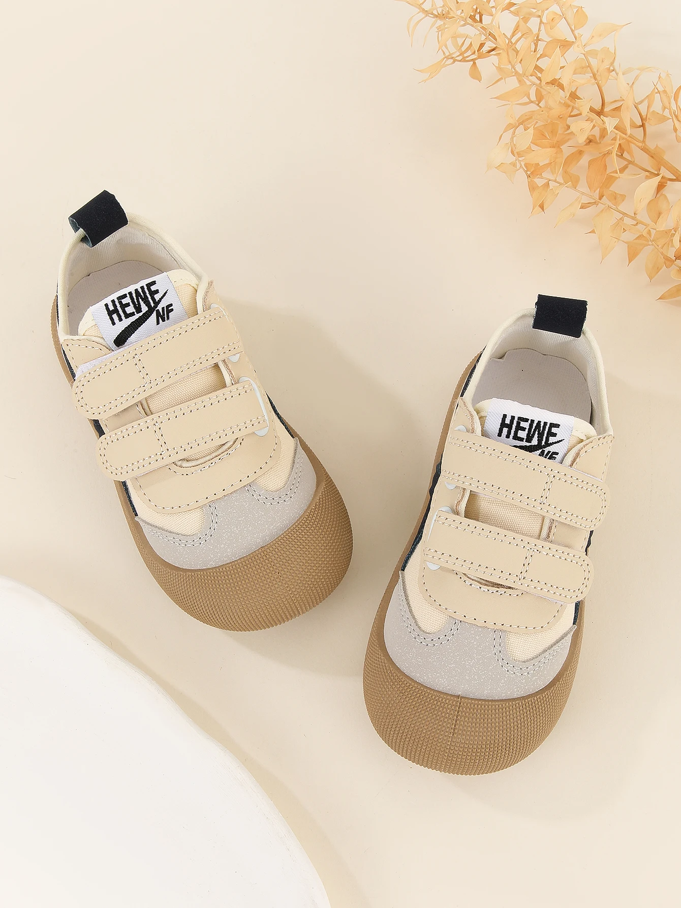 Spring and Autumn 2024 New Korean version of indoor girls canvas shoes soft-soled children's baby toddler shoes children's shoes