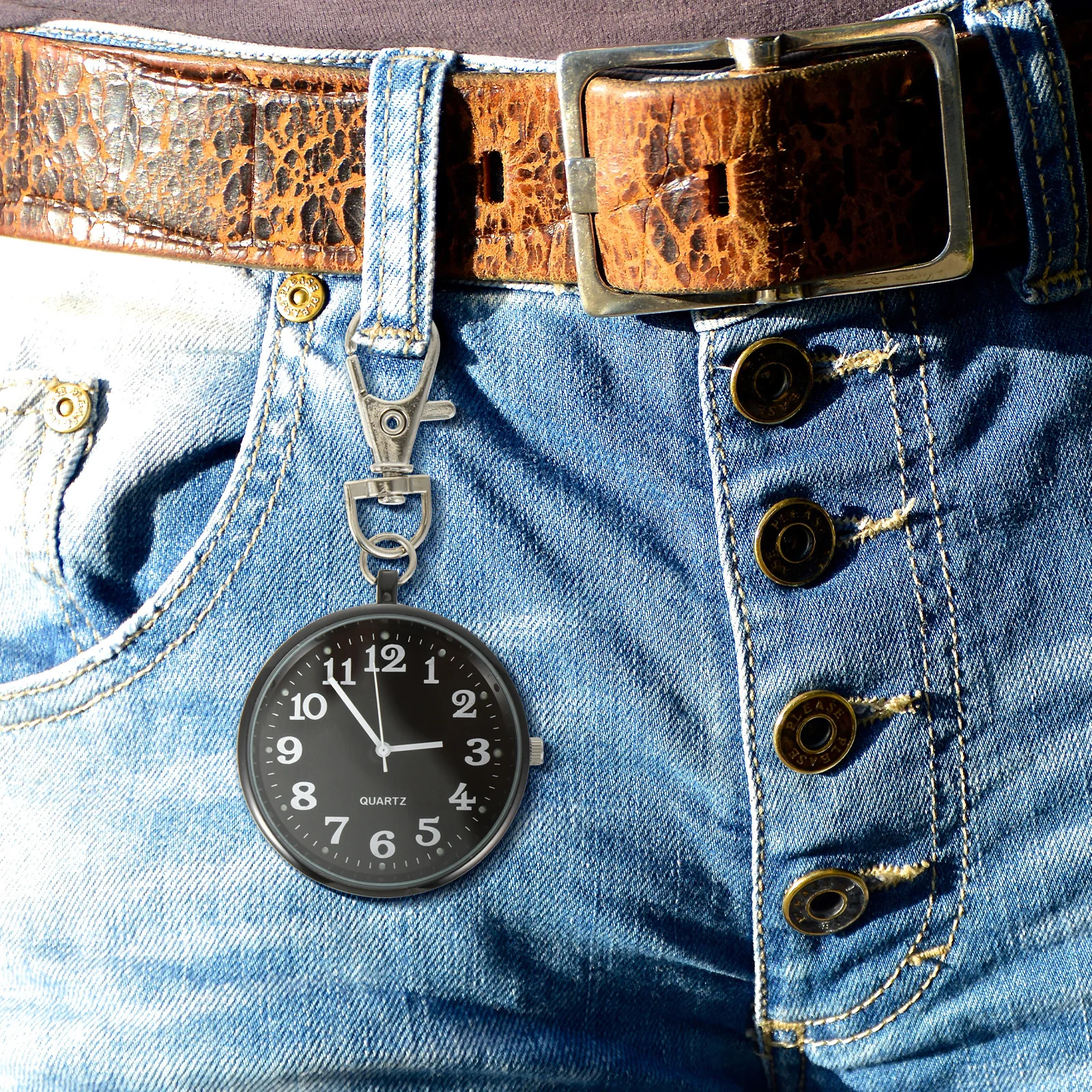 

1Pcs Vintage Quartz Pocket Watch Keychain Alloy Nurse Watch Pendant for Medical Staff Stylish Key Ring Vintage Key Ring