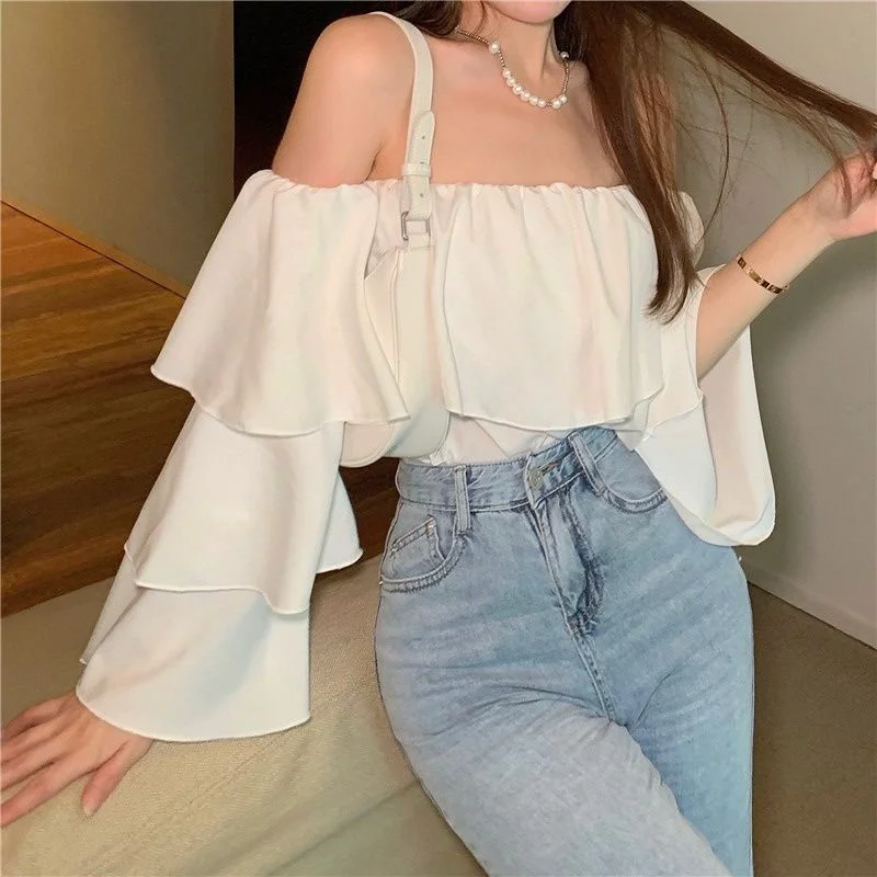 

Сексуальная тонкая короткая французская шифоновая рубашка на одно плечо с открытыми плечами и подтяжками