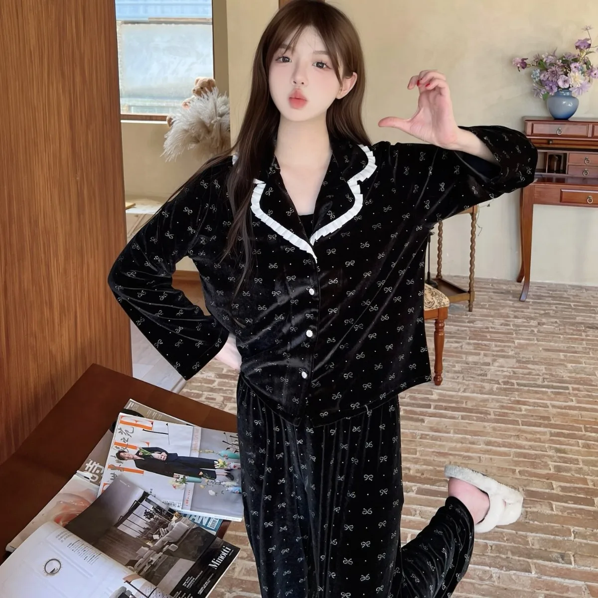 

Осенне-зимний женский пижамный комплект из 3 предметов, рубашка, брюки на бретельках, бархатная одежда для сна, ночная рубашка, пижамный костюм, повседневная велюровая домашняя одежда