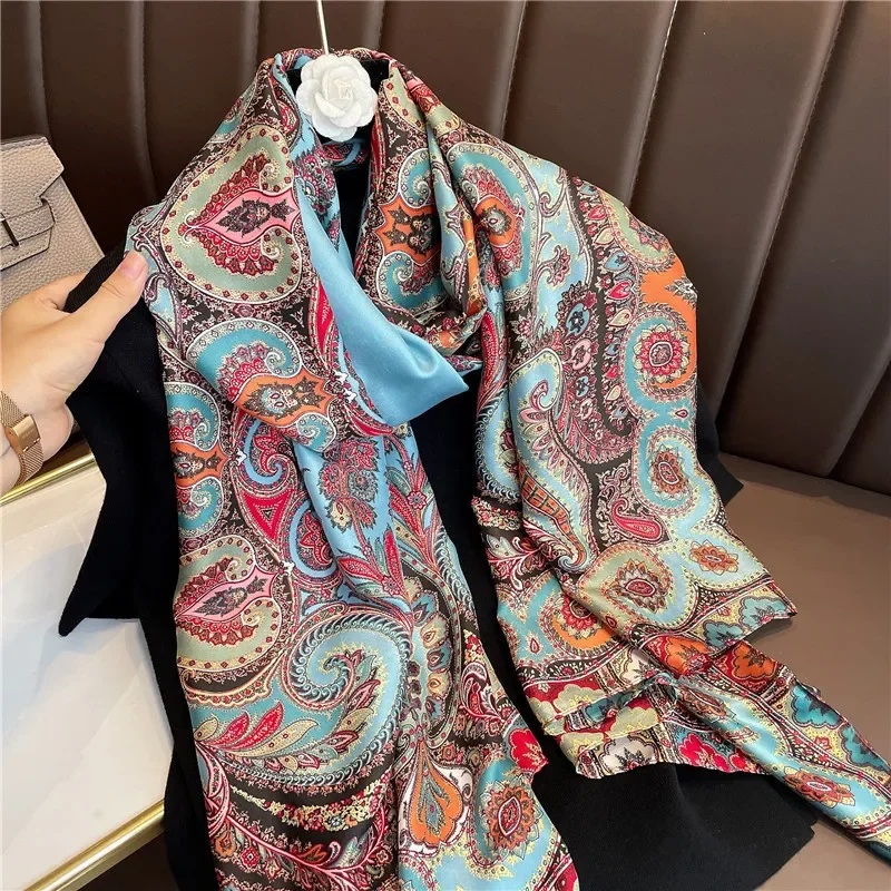 Damska apaszka szal w paisley miękki satynowy szal damski designerski szal plażowy bandana foulard szalik