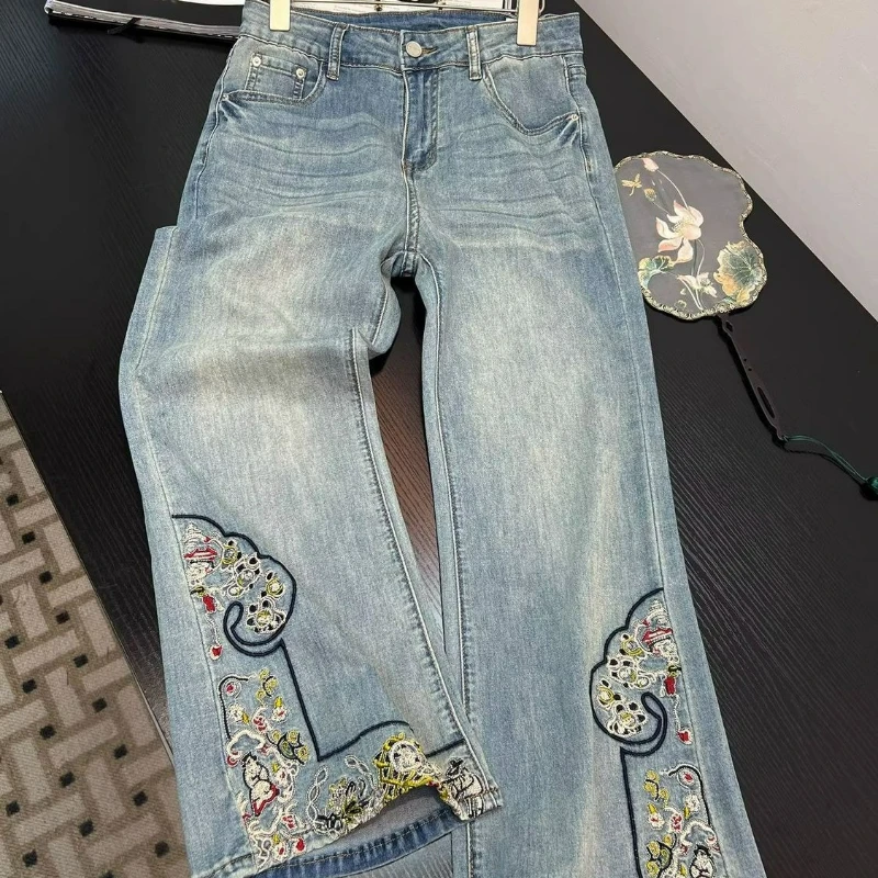 Lässige, jugendliche, bestickte Jeans mit weitem Bein für Damen, 2026, Herbst, hoch taillierte, schlankmachende, elegante, vielseitige Hose mit geradem Bein