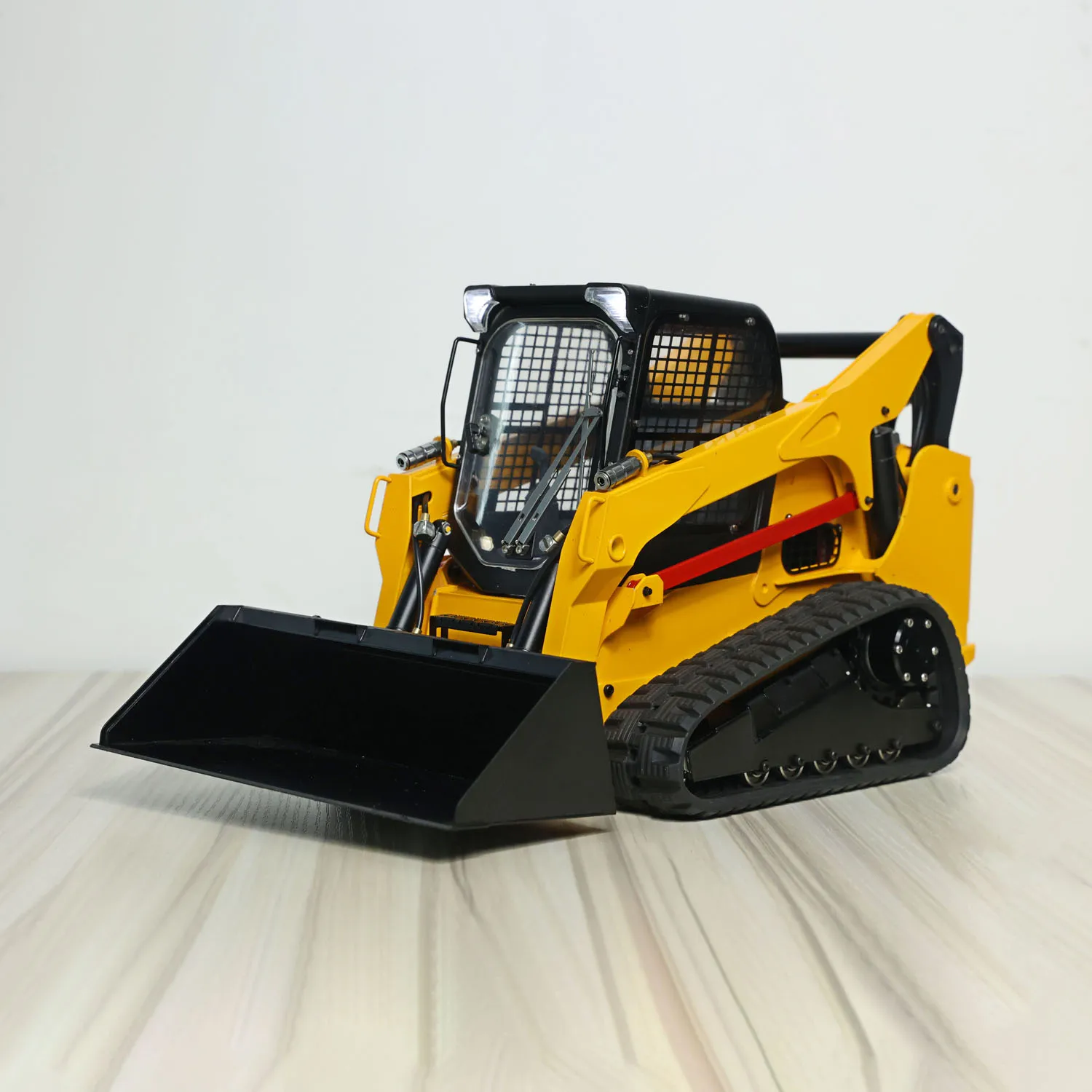 NEW 1/14 Painted Assembled SM770 Hydraulic RC Loader Skid-Steer RTR Remote Control Tracked Car Light Sound Toy Model Gift