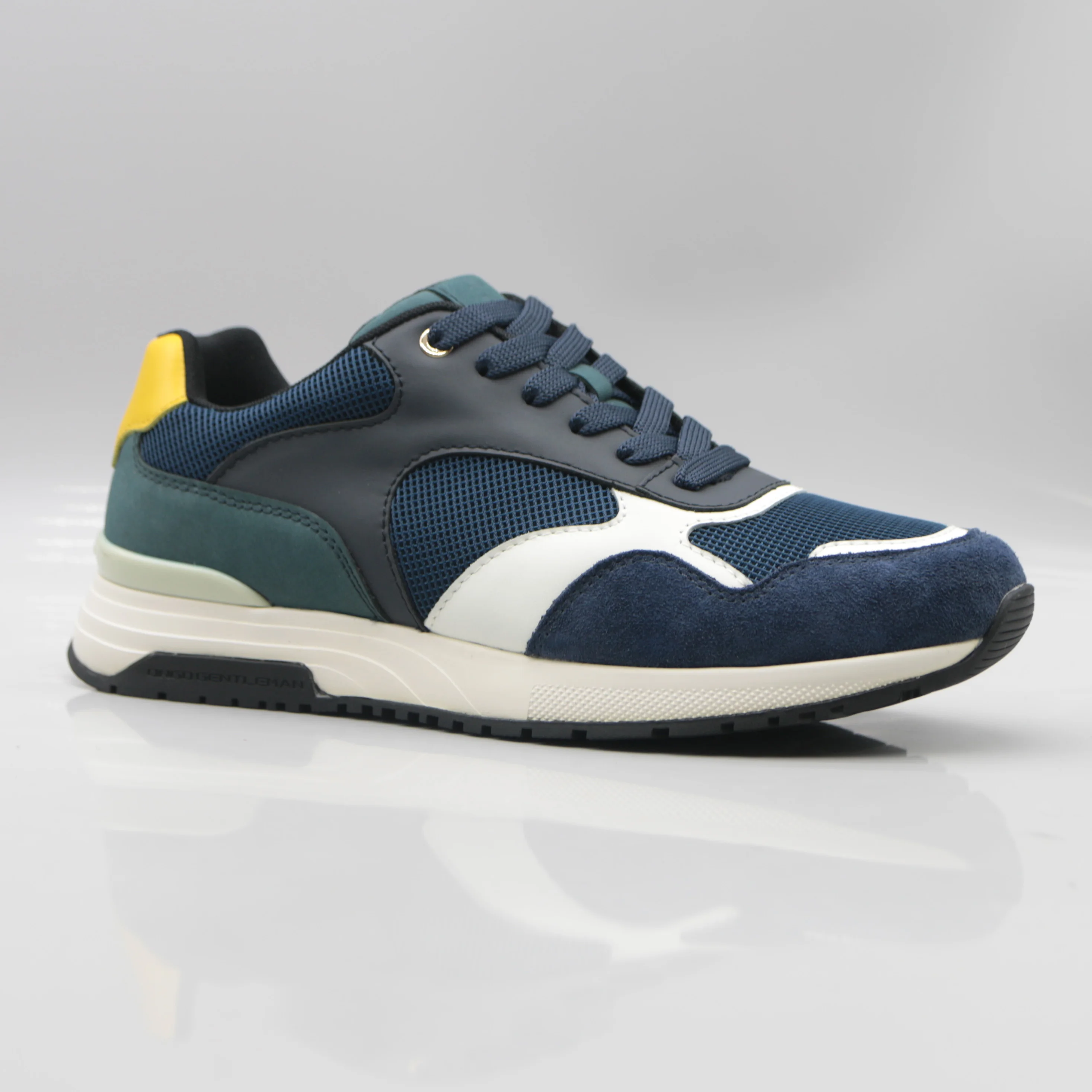 

Модные мужские кожаные дышащие повседневные спортивные кроссовки на весну-осень, новые, удобные, на плоской подошве, с круглым носком, цветные