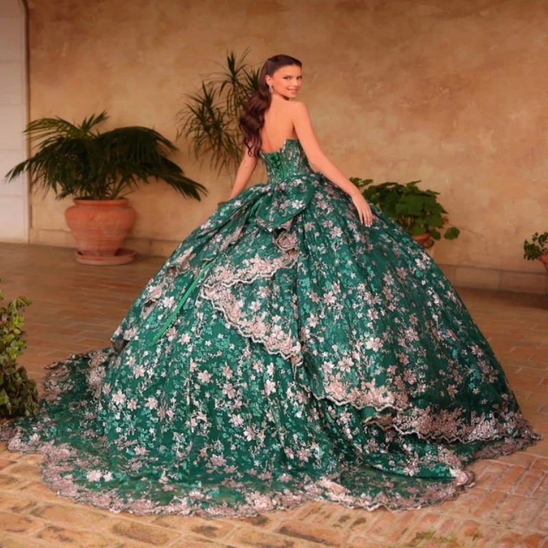 فساتين Quinceanera باللون الأخضر اللامع فستان حفلة قبالة الكتف مزين بالخرز تول فيونكة لحفلات أعياد الميلاد الحلو 16 فستان Vestidos 15 De