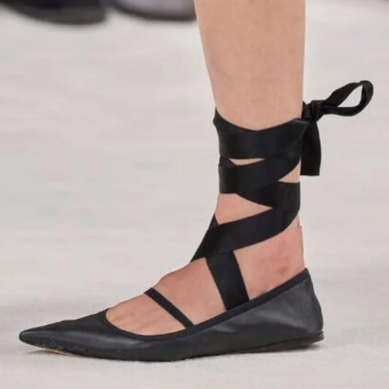 

Женские черные атласные балетки Carice с лентой на щиколотке, балетки на плоской подошве с острым носком и ремешком, шелковые женские лоферы на шнуровке Chaussure