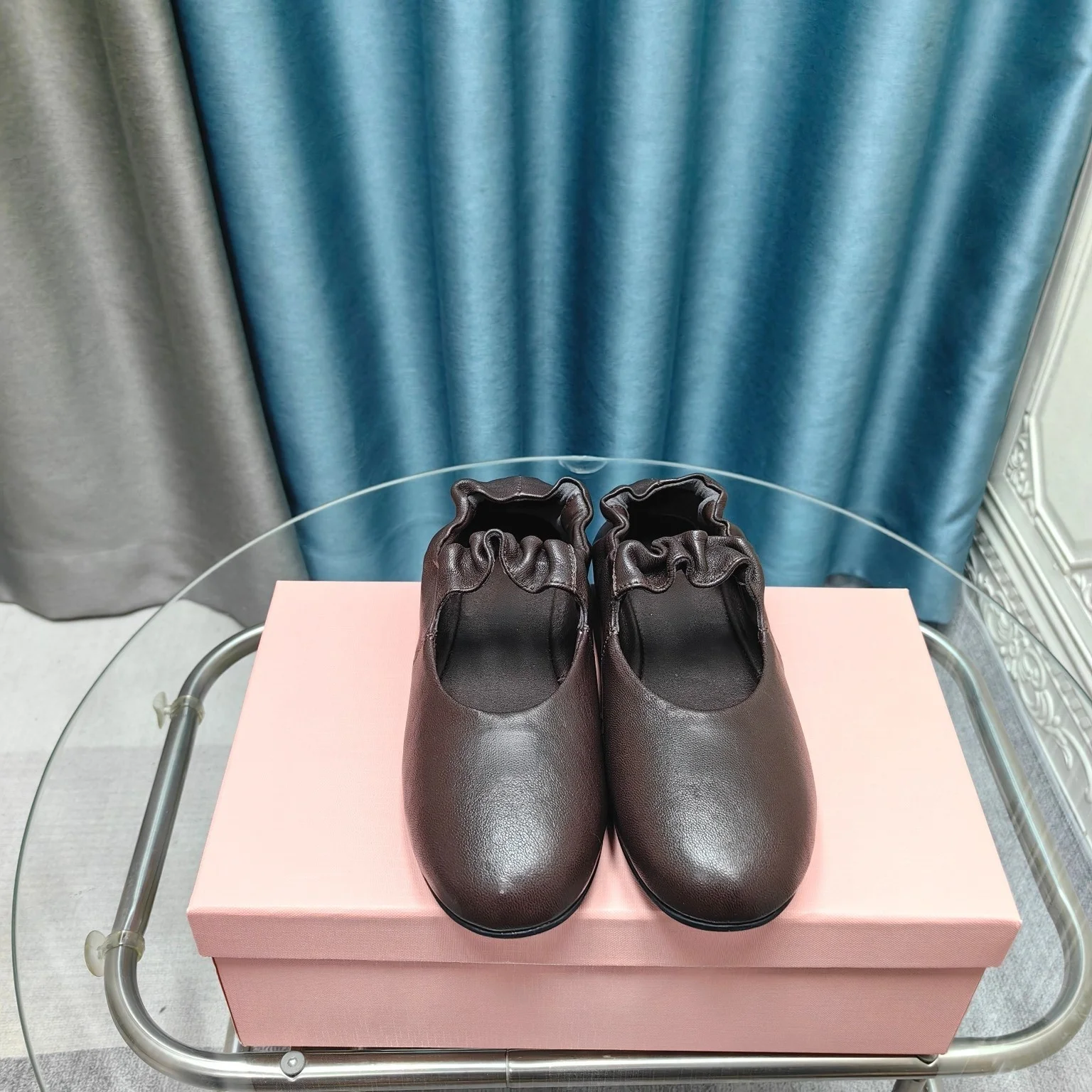 2026 High Quality Autumn women shoes round toe flat shoes ruffle strap elegant daily footwear ch24090861