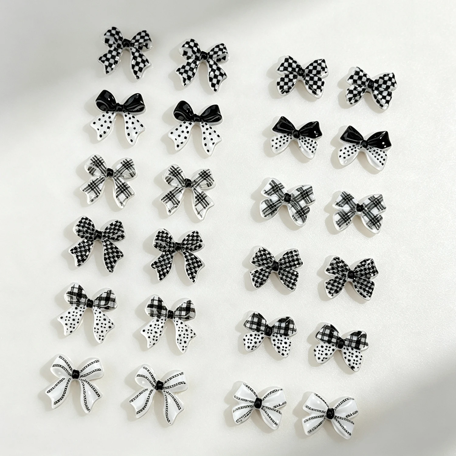 50Pcs 3D Resin Bowknot Nail Art Charms Black White Checkerboard Plaid Pattern Bow Nail Ornaments Cute Sweet Manicure Decorations